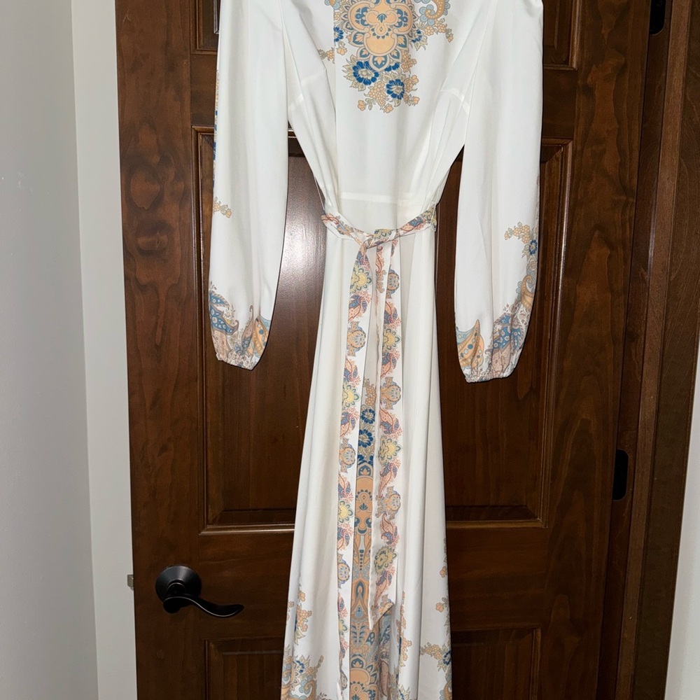 Elegant White Floral Maxi Dress